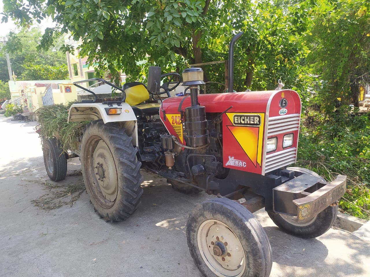 Eicher 241 (4)