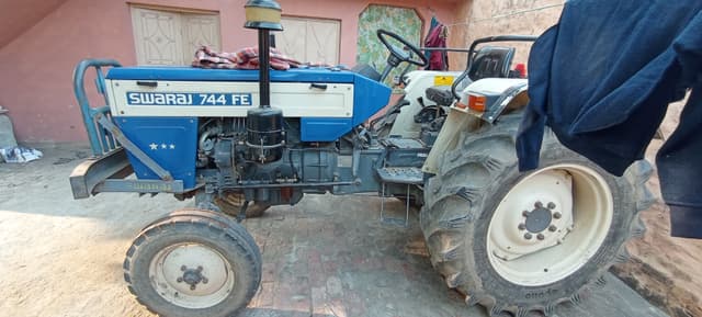 Swaraj 744 FE (2) Swaraj 744 FE (2)