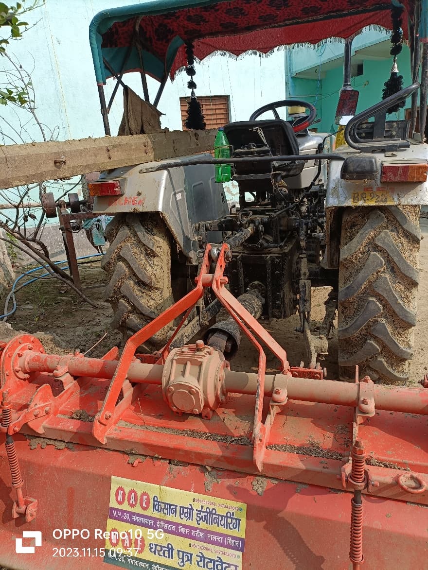 Eicher 551 (3)
