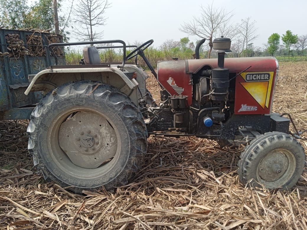 Eicher 242 (2)