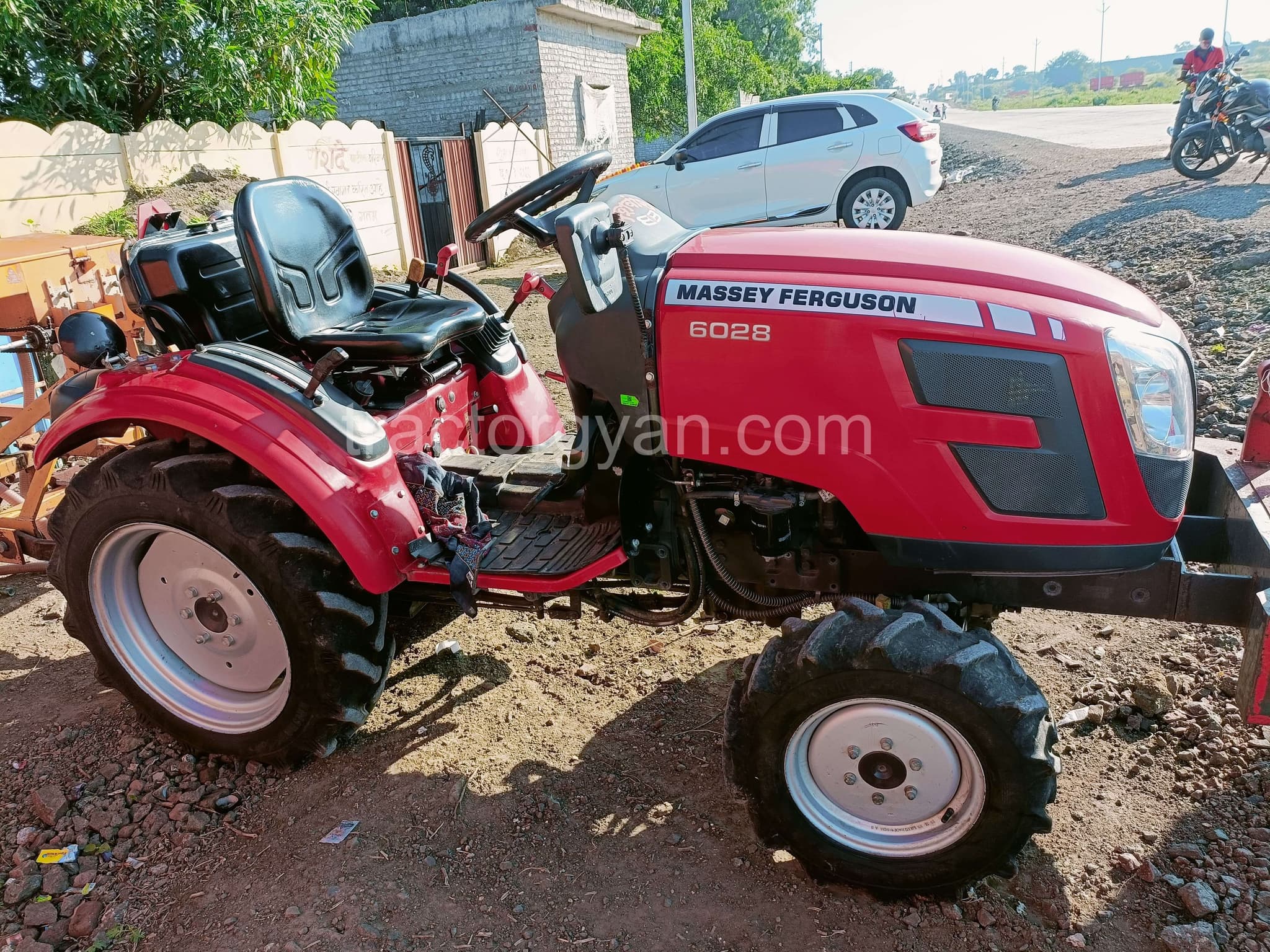 Massey ferguson 6028 MaxPro Wide track (3) Massey ferguson 6028 MaxPro Wide track (3)