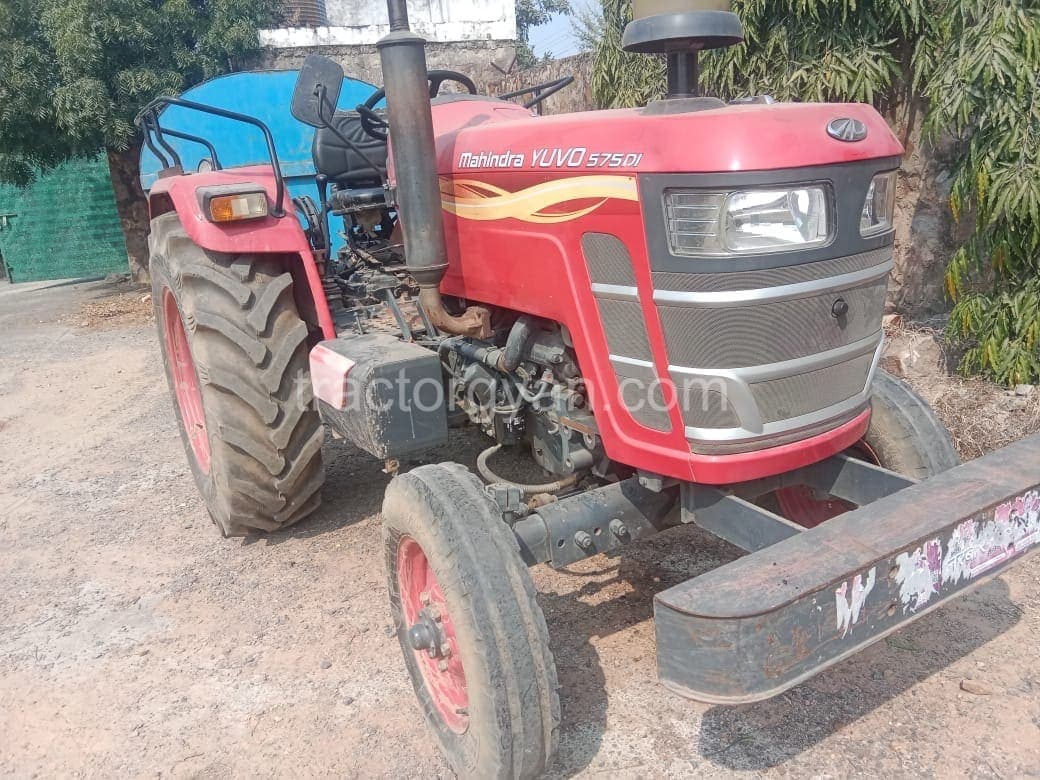 Mahindra YUVO 575 DI (2)