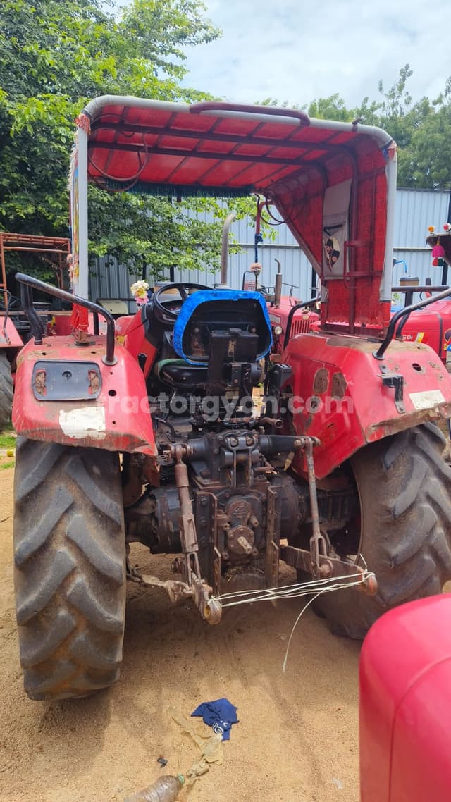 Mahindra YUVO 575 DI (3) Mahindra YUVO 575 DI (3)