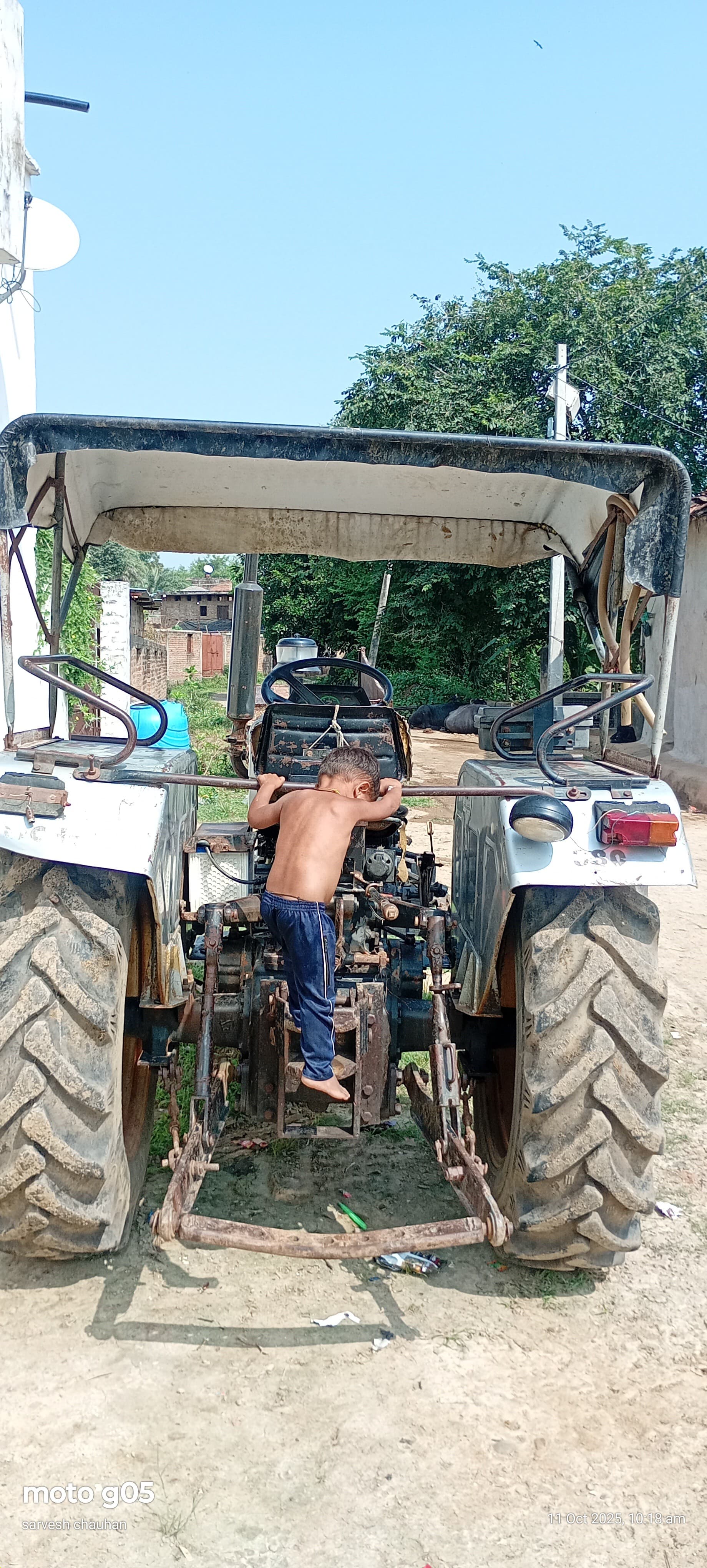 Eicher 380 (3)