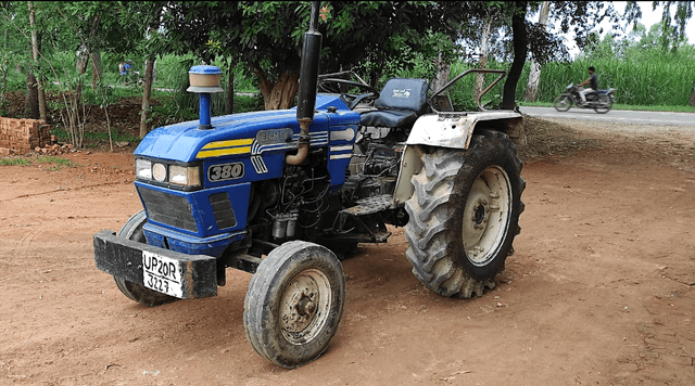Eicher 380 (3)