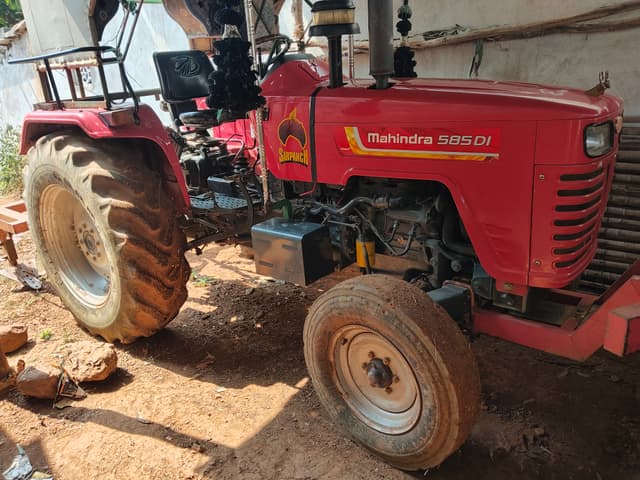 Mahindra 585 DI XP Plus DLX (49.9HP) (2) Mahindra 585 DI XP Plus DLX (49.9HP) (2)