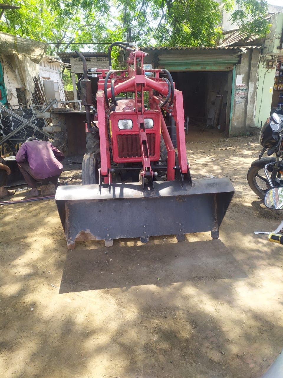 Mahindra Yuvraj 215 NXT NT (20HP) (2)
