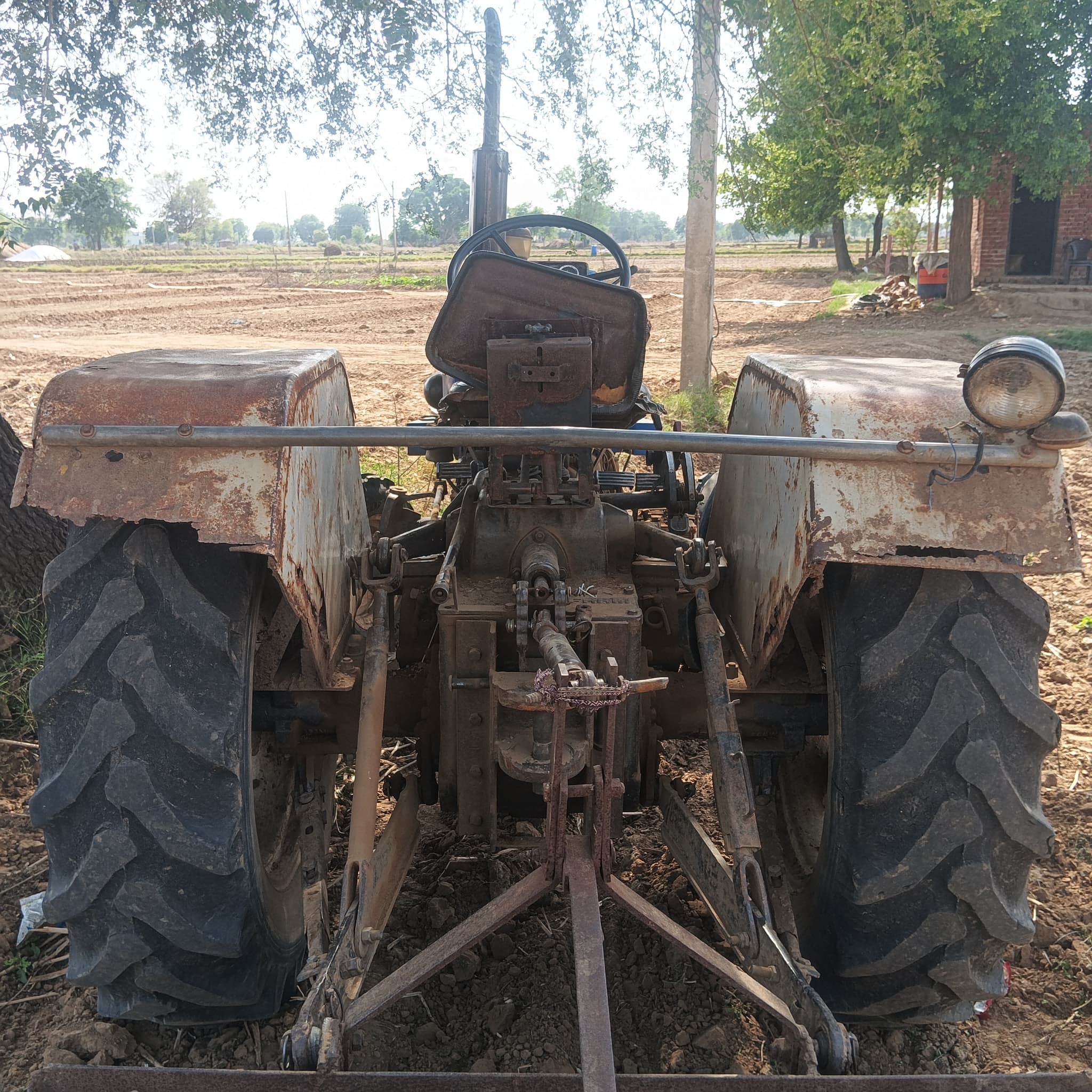 Indo farm 2035 DI (38HP) (2) Indo farm 2035 DI (38HP) (2)
