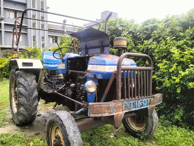 Powertrac 439 DS (39HP) (1)