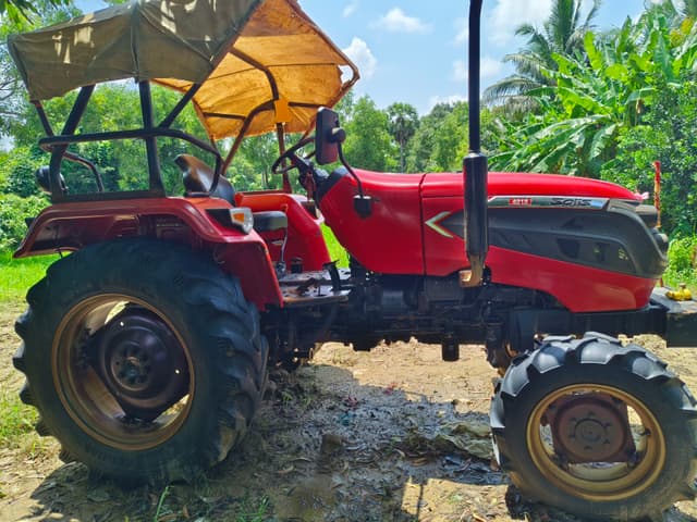 Solis 4215 E 4WD (43HP) (1) Solis 4215 E 4WD (43HP) (1)