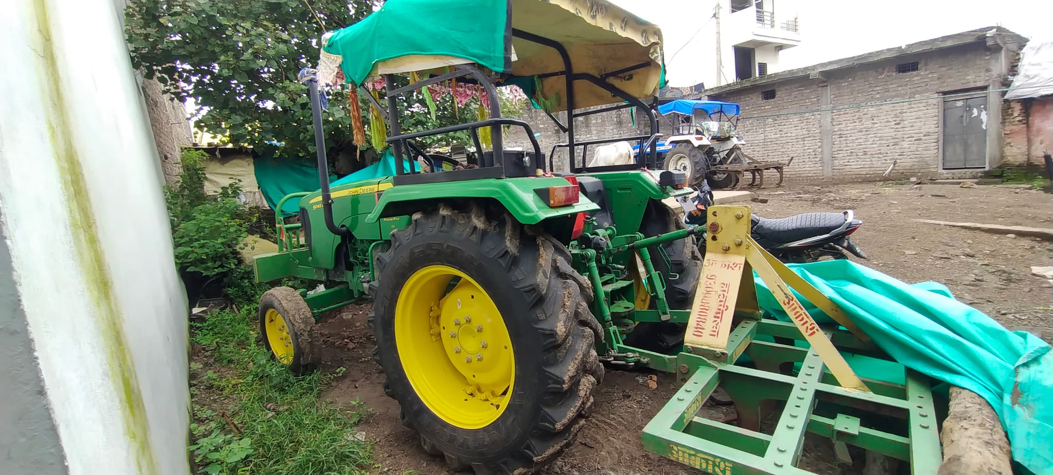 John deere 5045 D (45HP) (3) John deere 5045 D (45HP) (3)