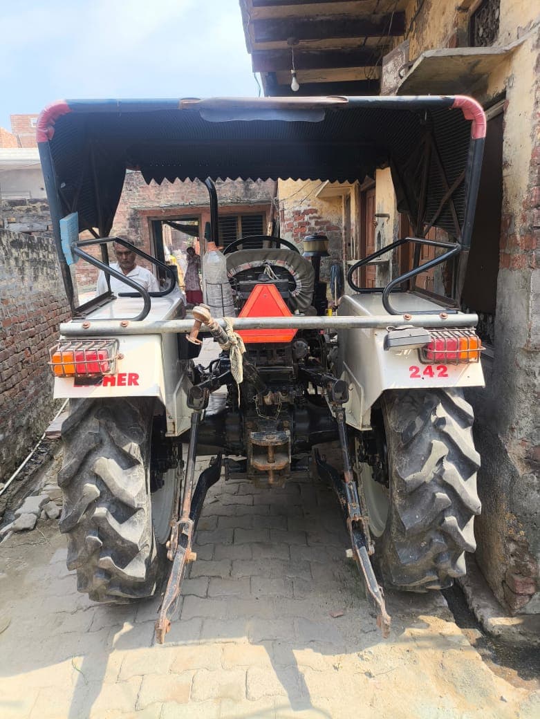 Eicher 242 (25HP) (2) Eicher 242 (25HP) (2)