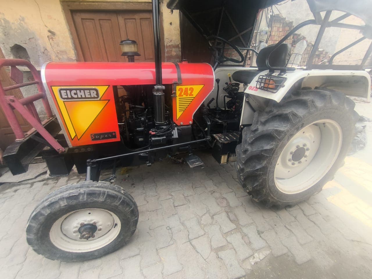 Eicher 242 (25HP) (3) Eicher 242 (25HP) (3)