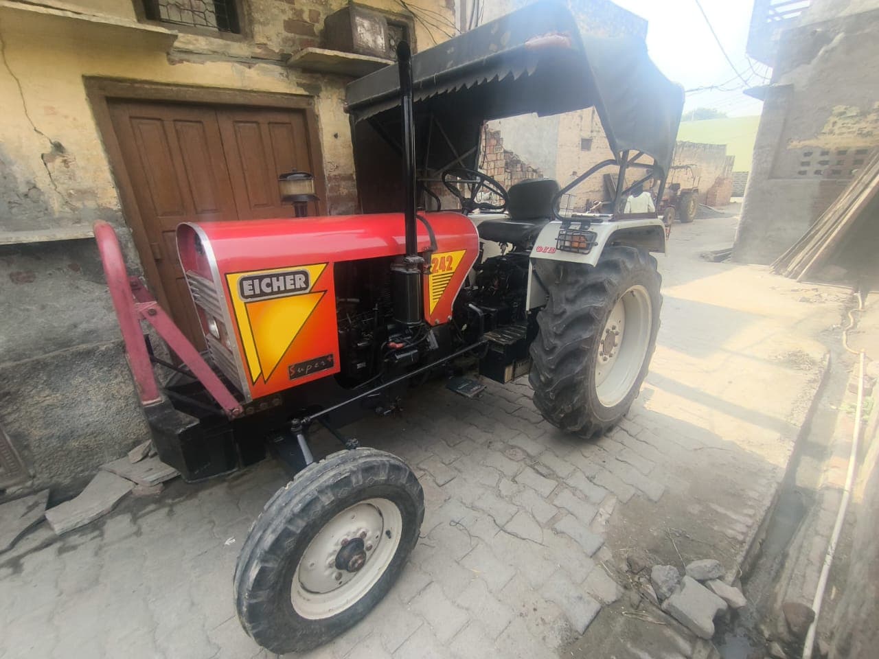 Eicher 242 (25HP) (4) Eicher 242 (25HP) (4)