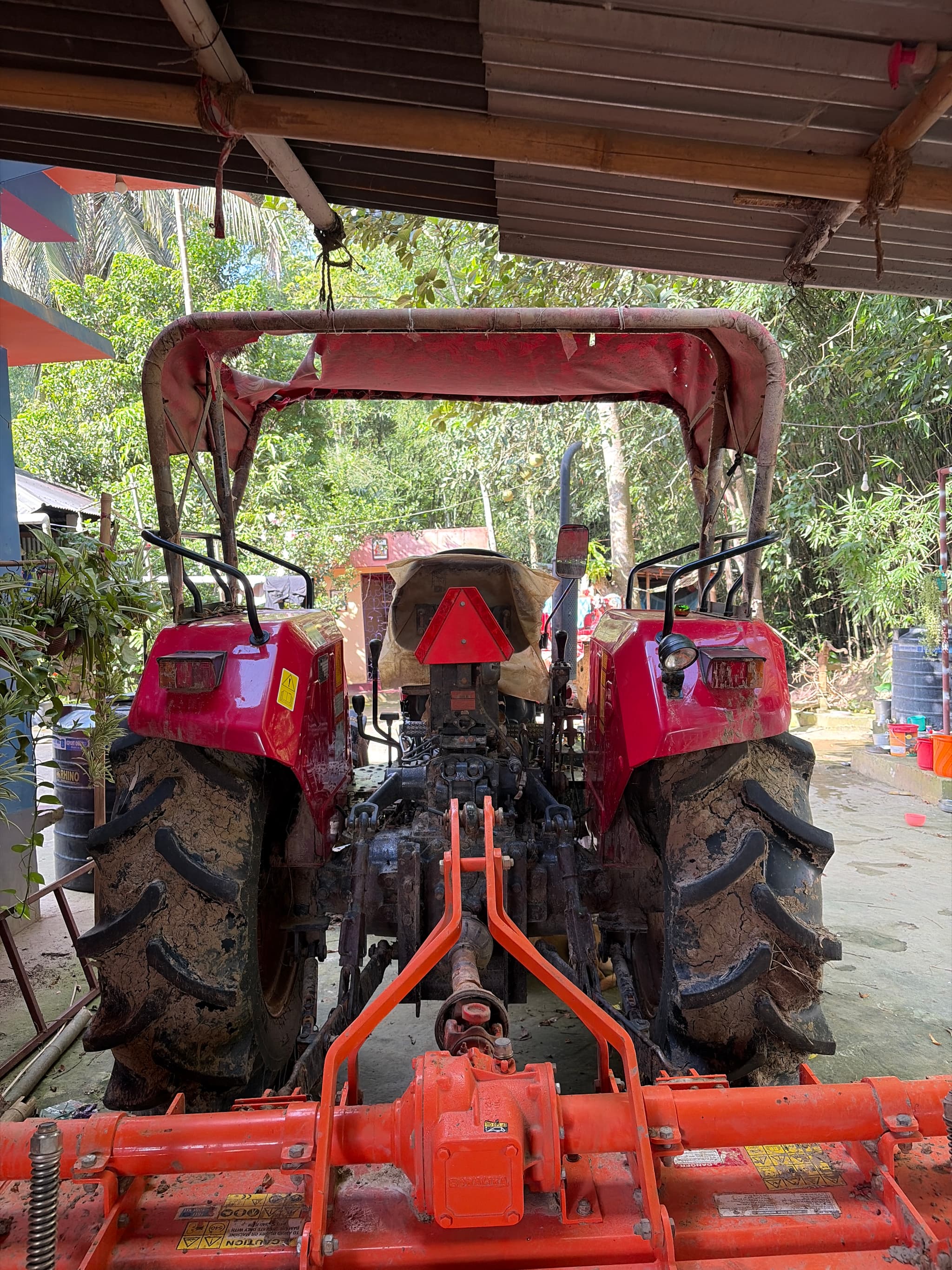 Mahindra Yuvo Tech plus 575 4WD (47 HP) (2)