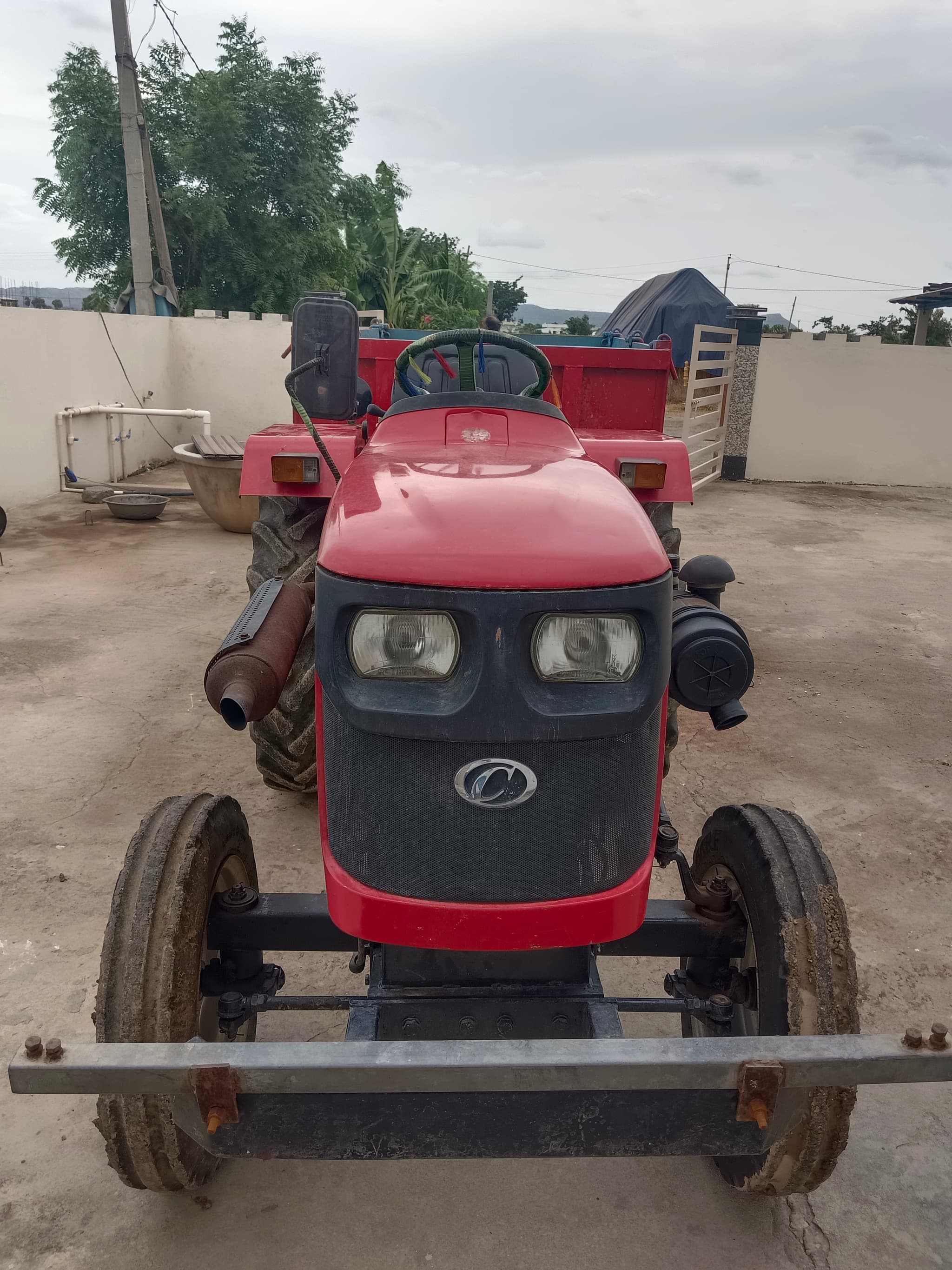 Captain 280 Dx 2wd (28 HP) (2) Captain 280 Dx 2wd (28 HP) (2)