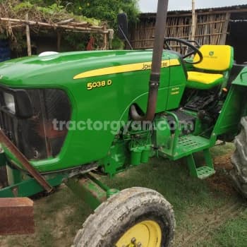 John deere 5038 D (1)