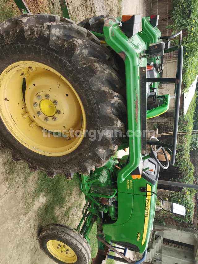 John deere 5038 D (3)
