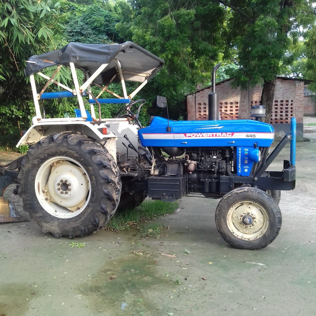 Powertrac Euro 42 Shaurya