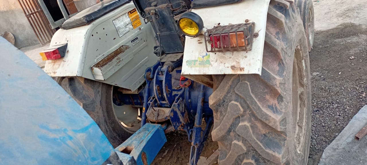 Farmtrac 6055 (4)