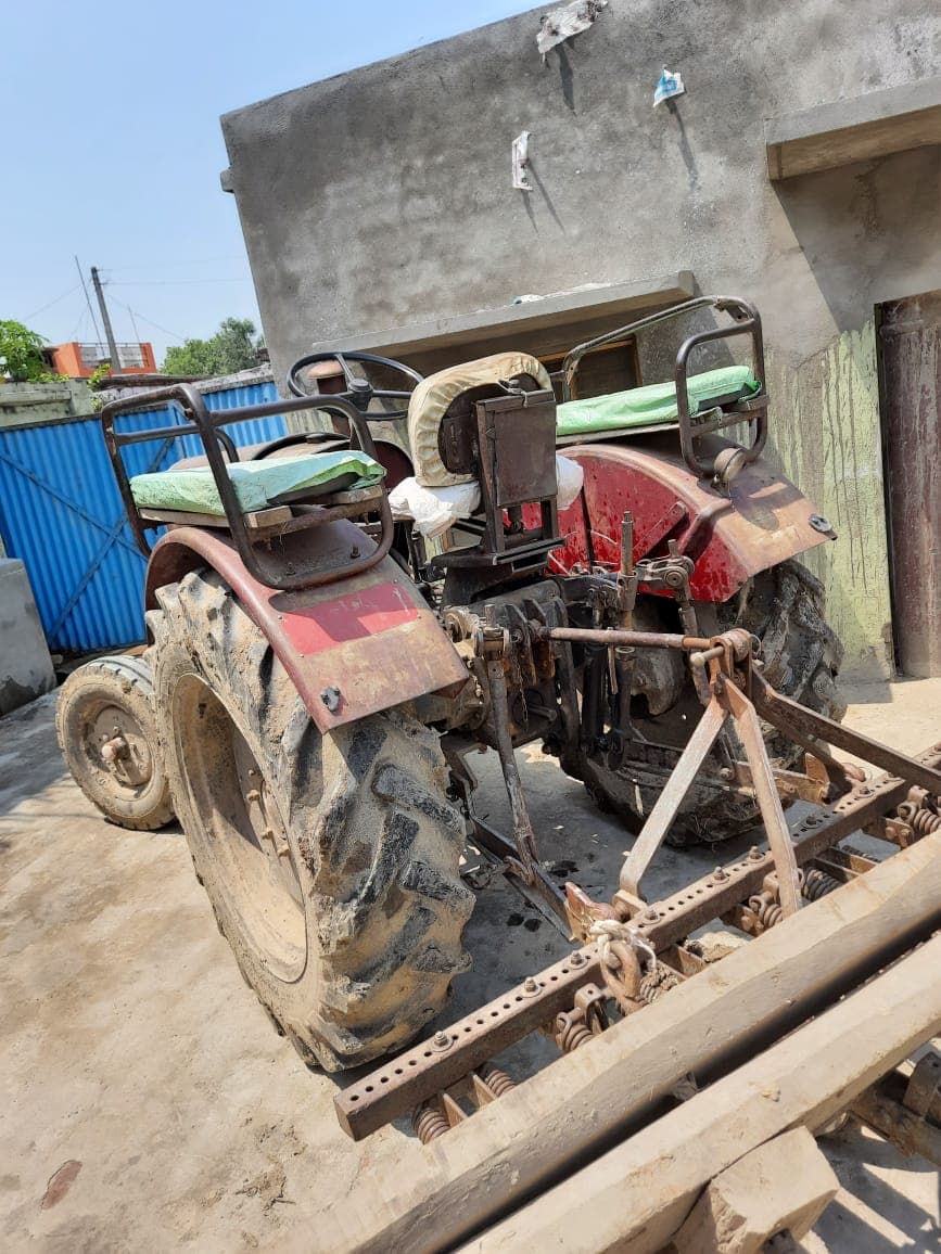 Eicher 242 (3)