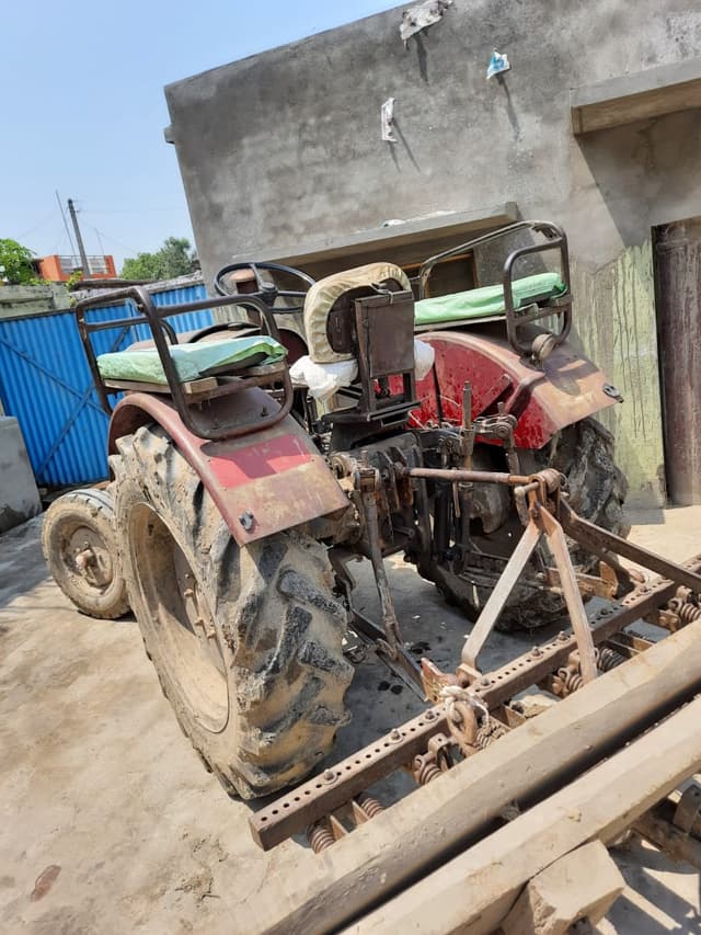 Eicher 242 (3)