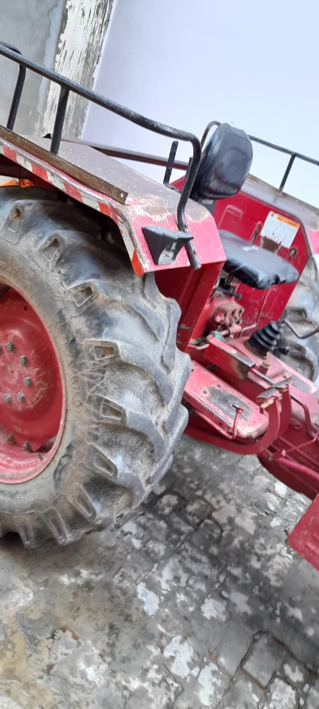 Mahindra 575 DI (2) Mahindra 575 DI (2)