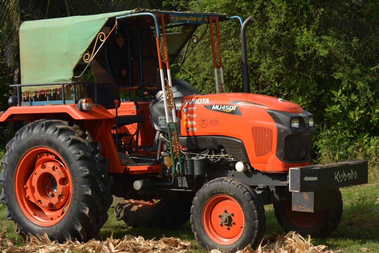 Kubota MU4501 2WD (2) Kubota MU4501 2WD (2)