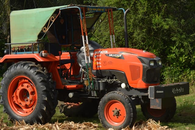 Kubota MU4501 2WD (2) Kubota MU4501 2WD (2)