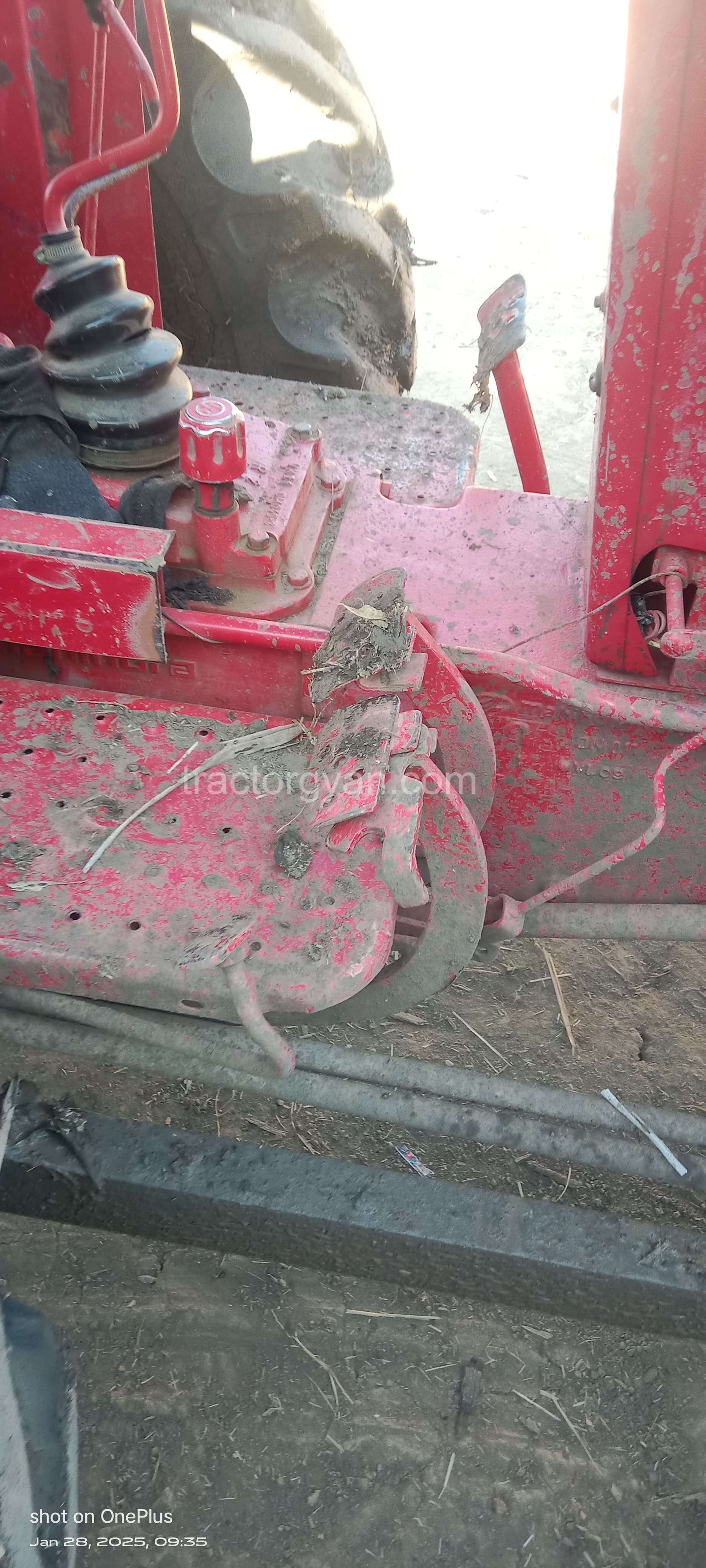 Mahindra 575 DI (4) Mahindra 575 DI (4)