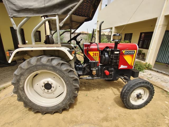Eicher 241 (4) Eicher 241 (4)