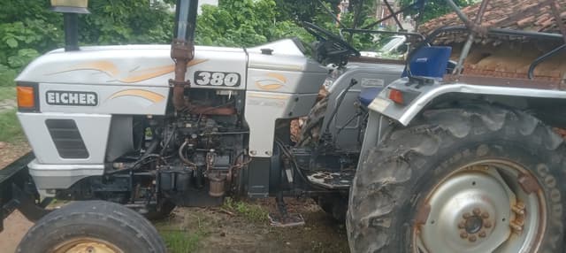 Eicher Select Model (4) Eicher Select Model (4)