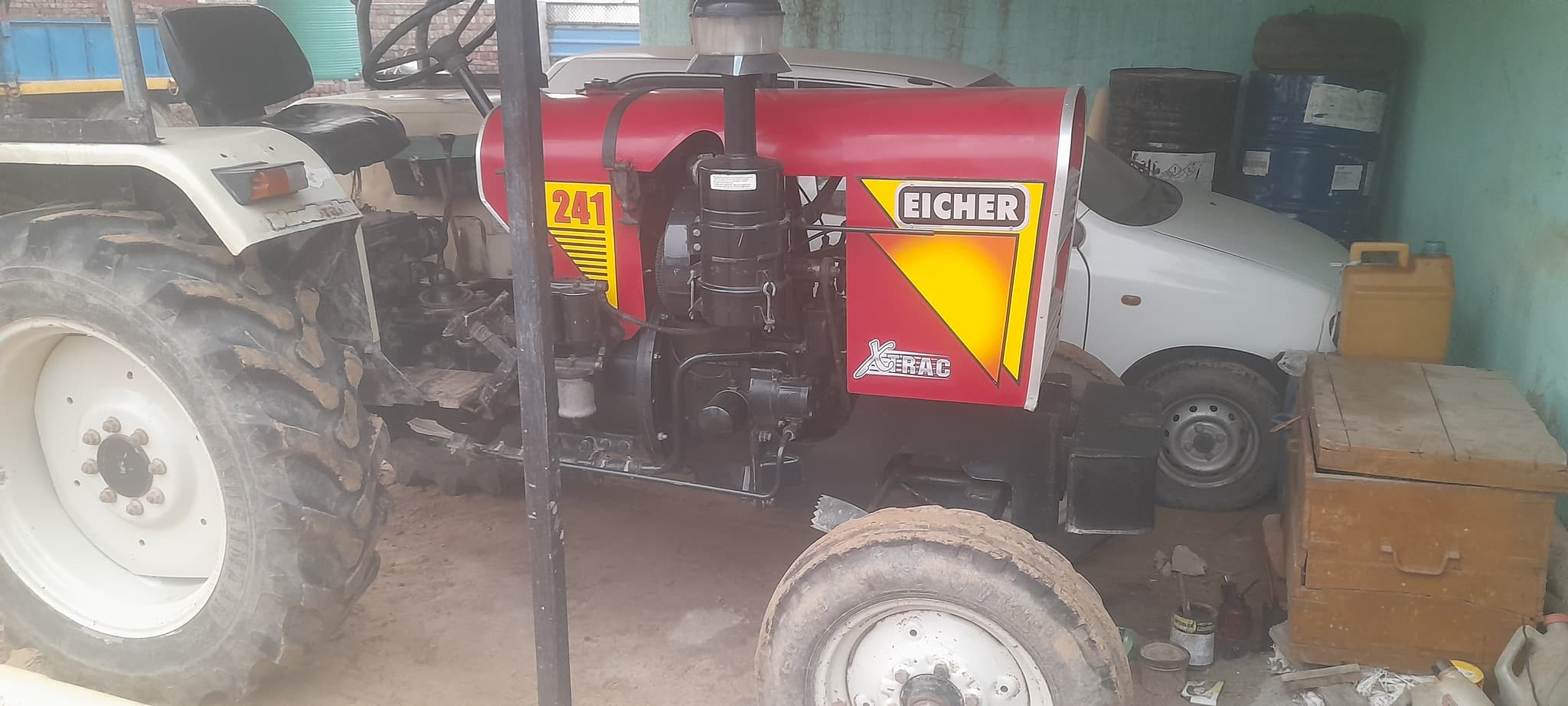 Eicher 241 (2) Eicher 241 (2)