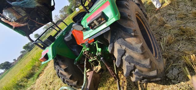 John deere 5045 D Power Pro 4WD (46HP) (2) John deere 5045 D Power Pro 4WD (46HP) (2)