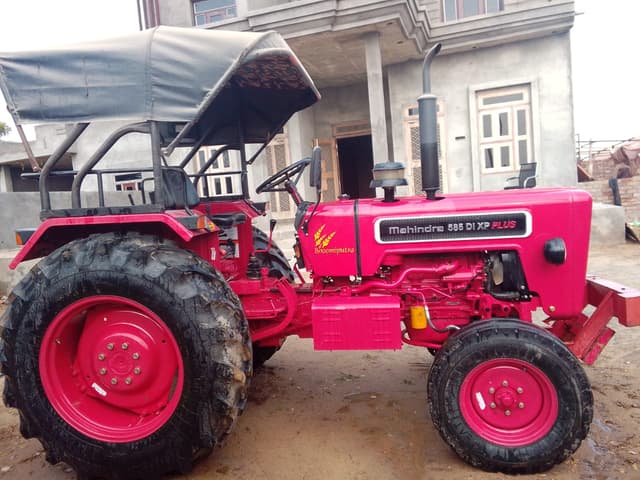 Mahindra 585 DI XP Plus DLX (49.9HP) (1) Mahindra 585 DI XP Plus DLX (49.9HP) (1)