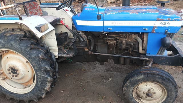 Powertrac 434 DS (35HP) (4) Powertrac 434 DS (35HP) (4)