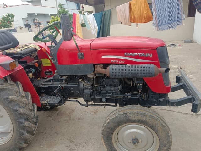 Captain 280 Dx 2wd (28 HP) (1) Captain 280 Dx 2wd (28 HP) (1)