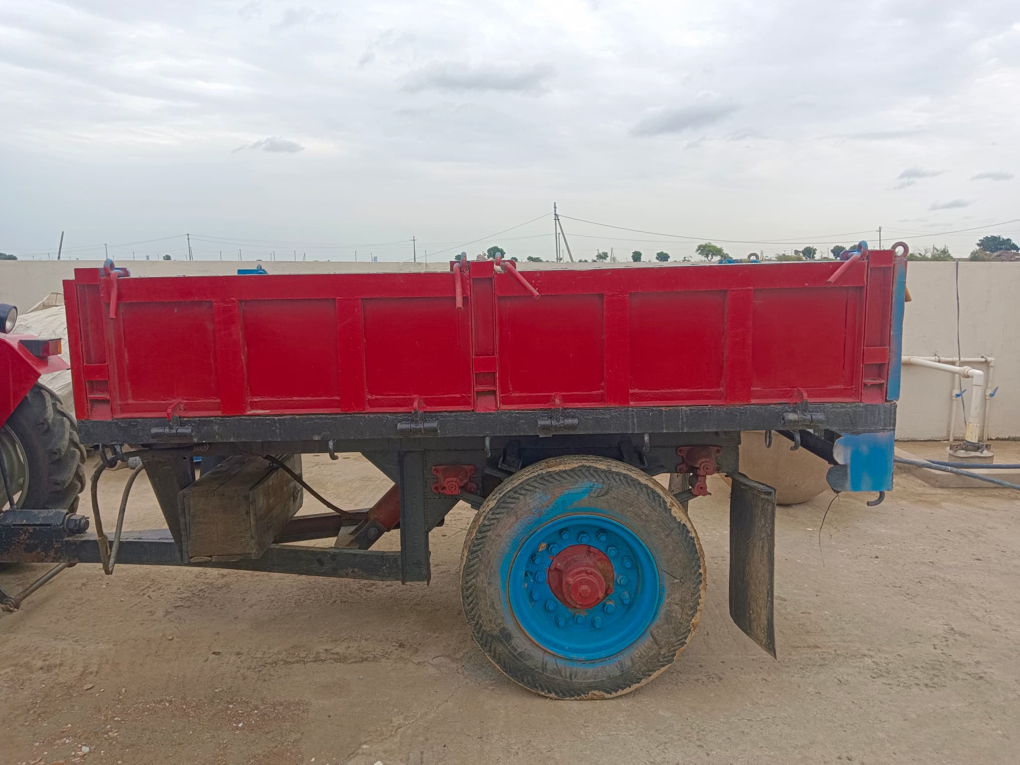 Captain 280 Dx 2wd (28 HP) (3) Captain 280 Dx 2wd (28 HP) (3)