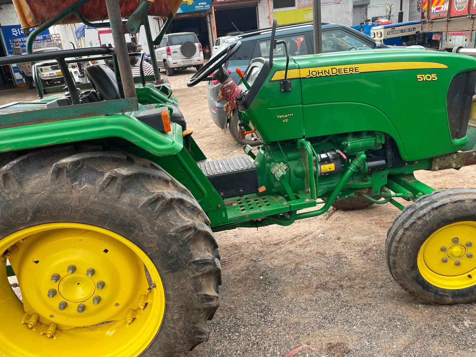 John deere 5105 (40 HP) (3) John deere 5105 (40 HP) (3)