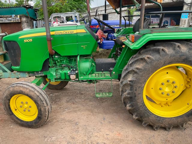 John deere 5105 (40 HP) (4) John deere 5105 (40 HP) (4)