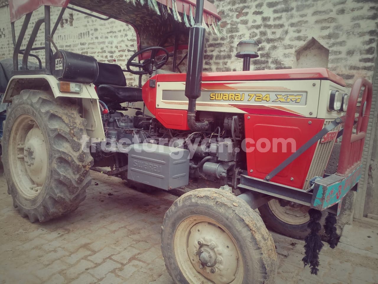 Swaraj 724 XM (3) Swaraj 724 XM (3)