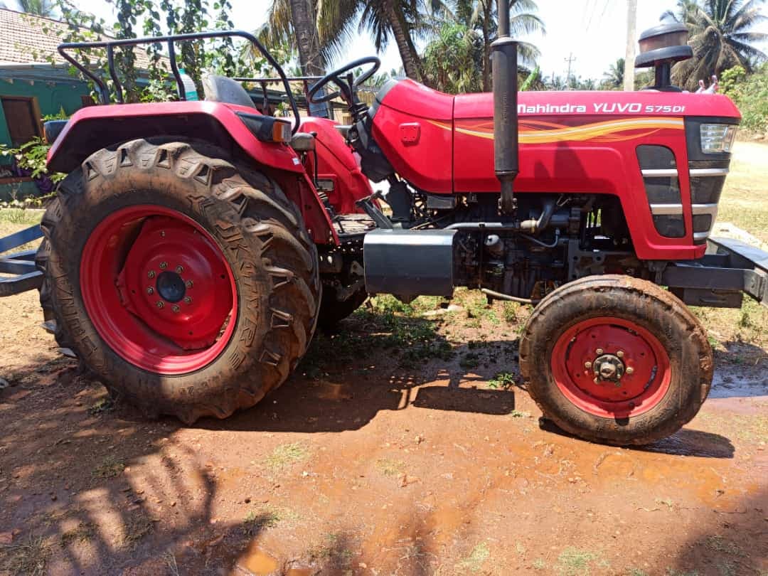 Mahindra YUVO 575 DI (4) Mahindra YUVO 575 DI (4)