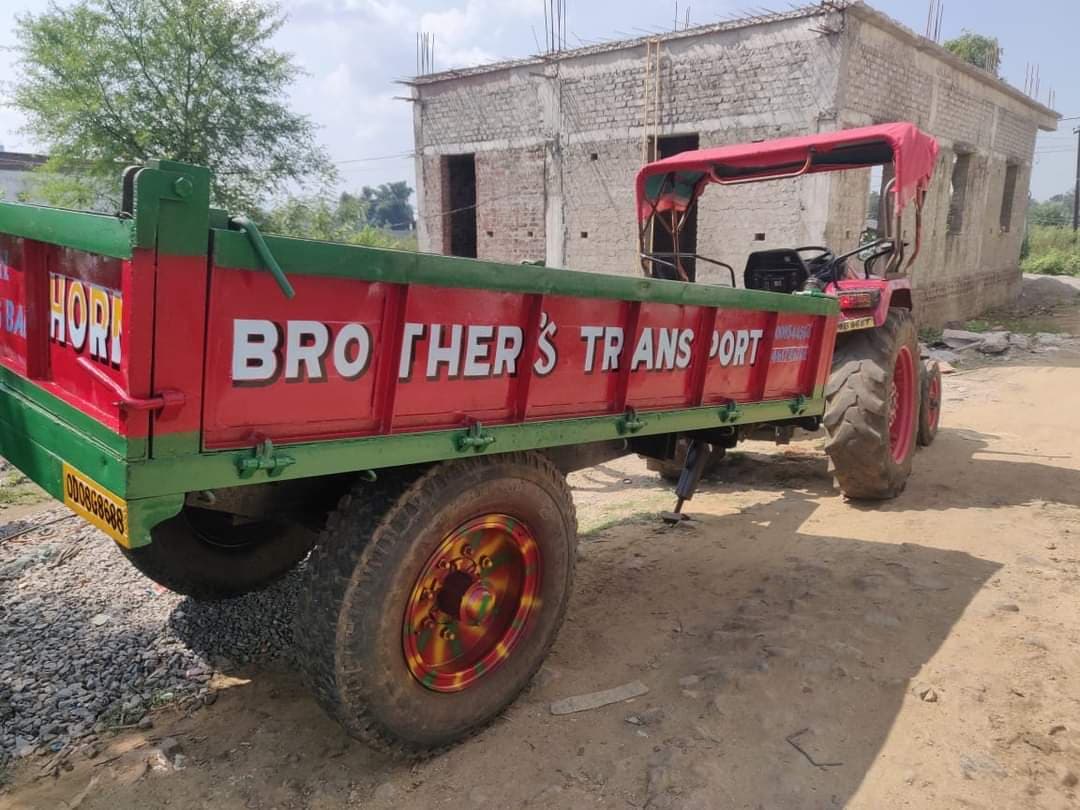 Mahindra YUVO 275 DI (2) Mahindra YUVO 275 DI (2)