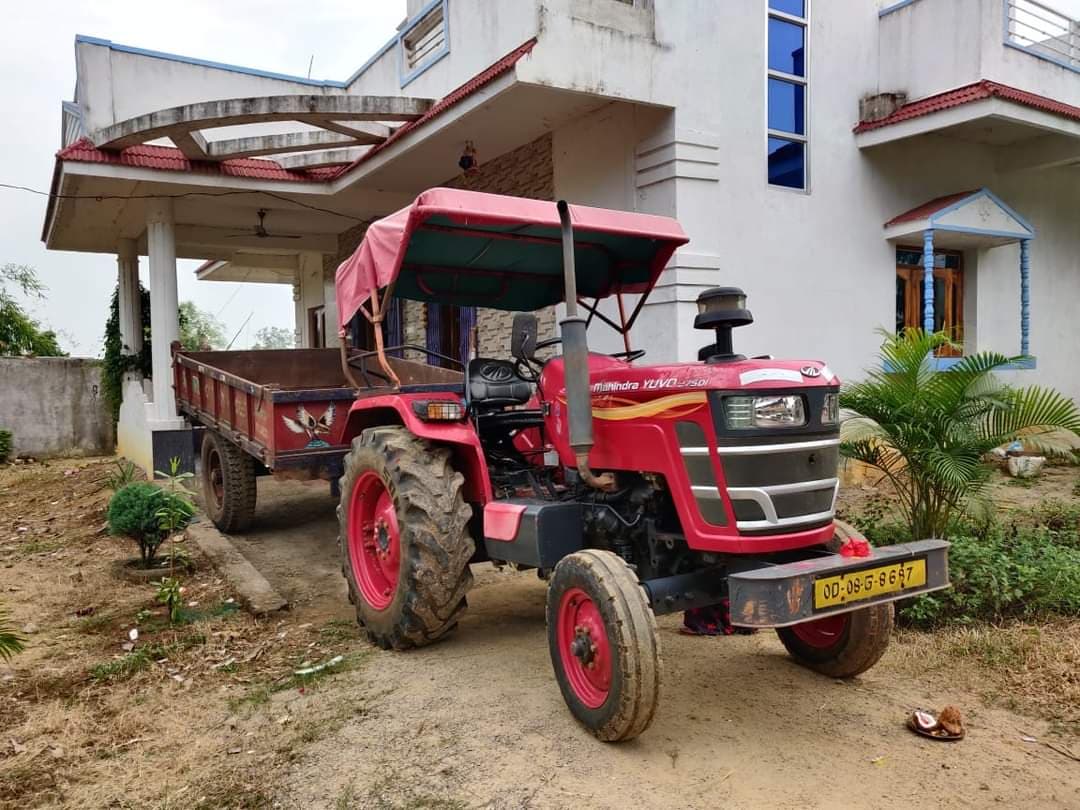 Mahindra YUVO 275 DI (4) Mahindra YUVO 275 DI (4)