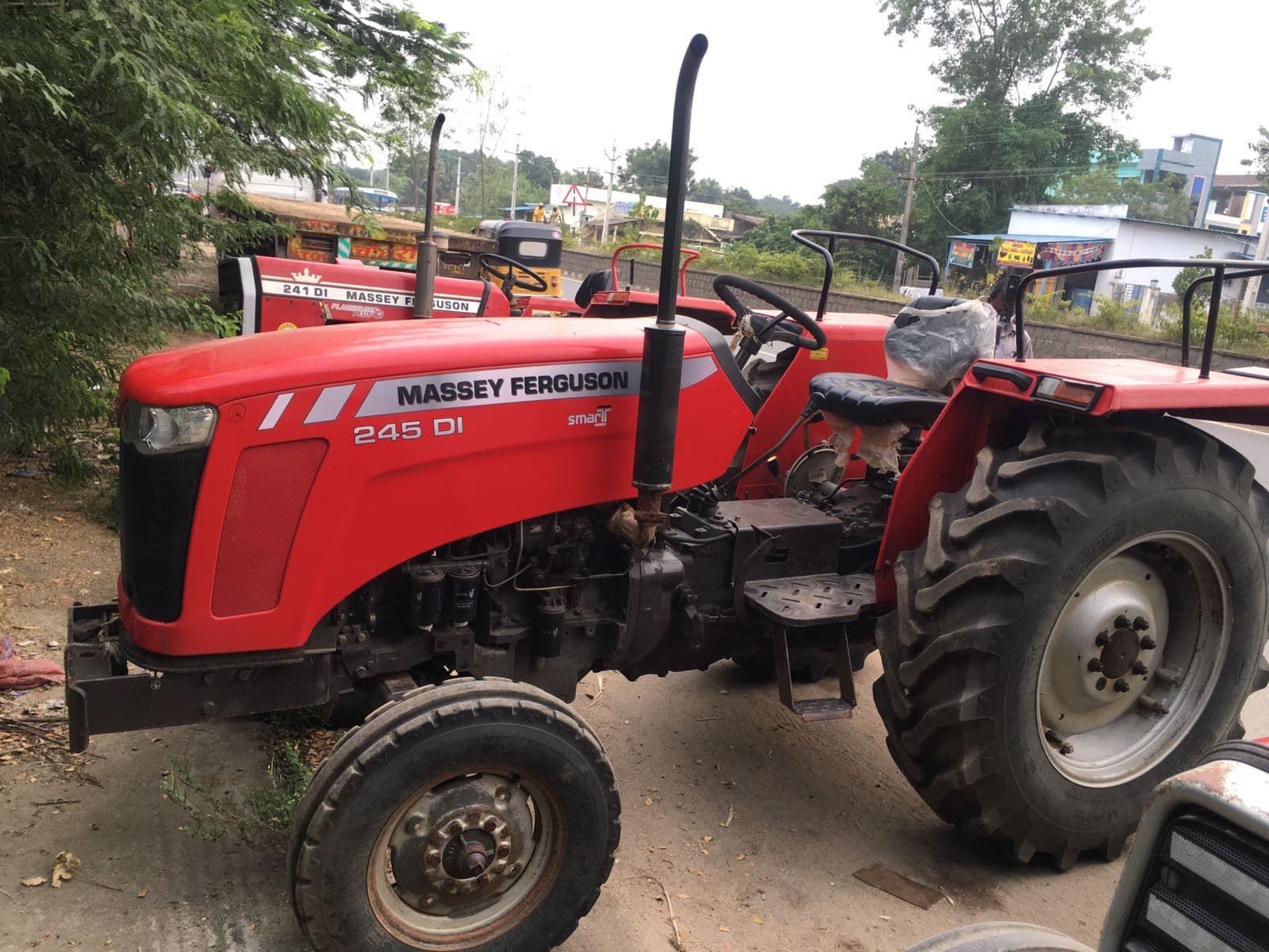 Massey ferguson MF 245 SMART 4WD (2) Massey ferguson MF 245 SMART 4WD (2)