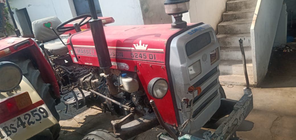 Massey ferguson 5245 DI 4WD (4) Massey ferguson 5245 DI 4WD (4)