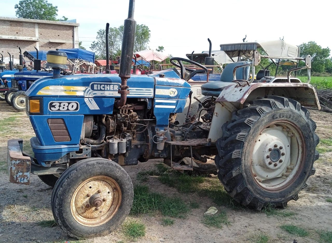 Eicher 380 (4) Eicher 380 (4)